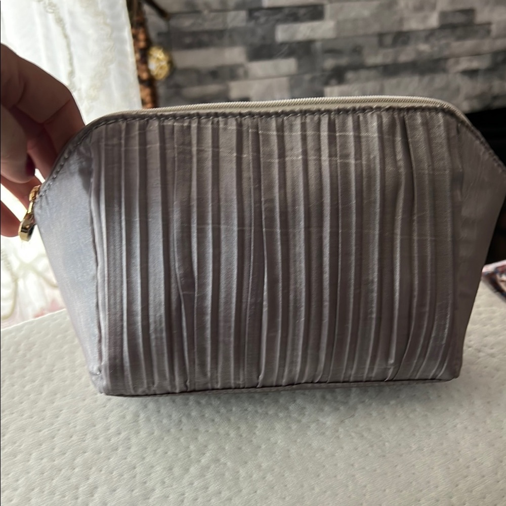 NWOT Bvulgari Parfums Gray Cosmetics Bag